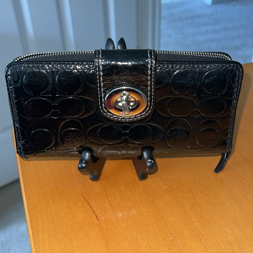 Coach embossed pattern leather zippered wallet with turn lock - Picture 5 of 13